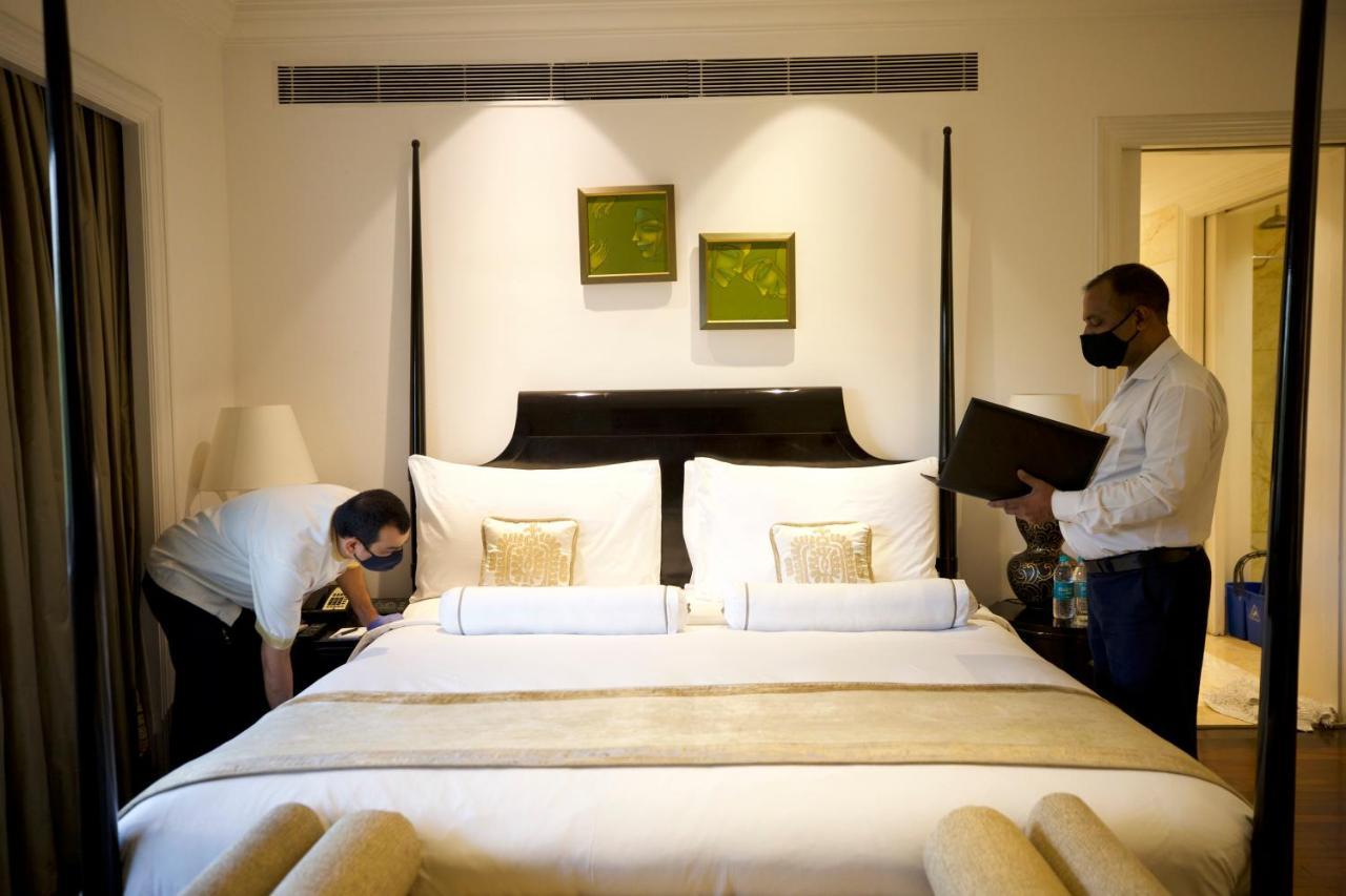 The Claridges New Delhi Hotel Luaran gambar A room at the Taj Mahal Palace
