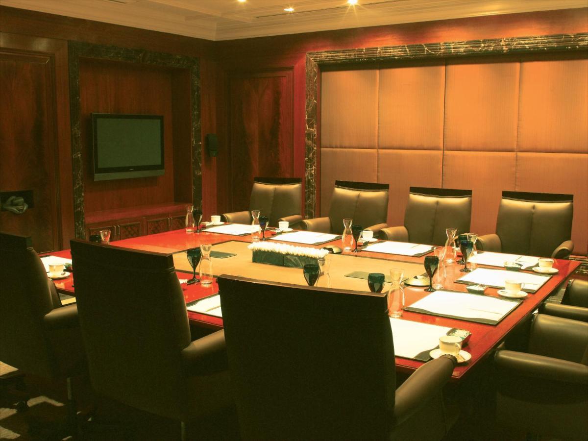 The Claridges New Delhi Hotel Kemudahan gambar The boardroom of the club