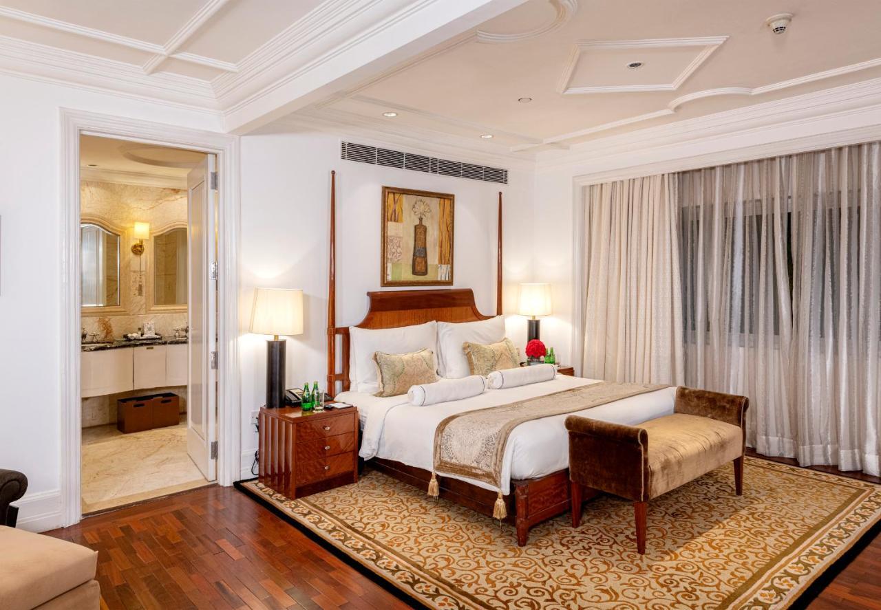 The Claridges New Delhi Hotel Luaran gambar A bedroom at the Taj Mahal Palace
