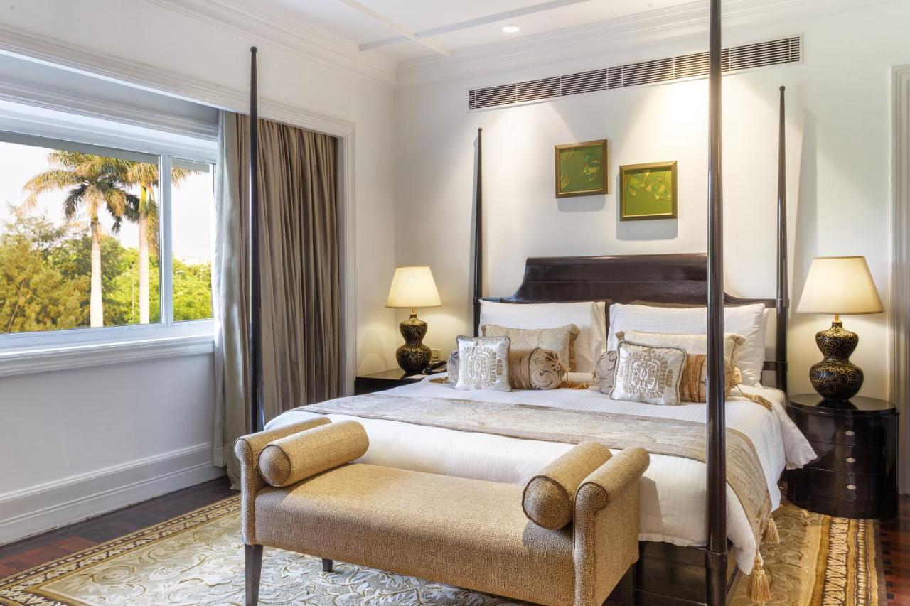 The Claridges New Delhi Hotel Luaran gambar A bedroom at the Taj Mahal Palace