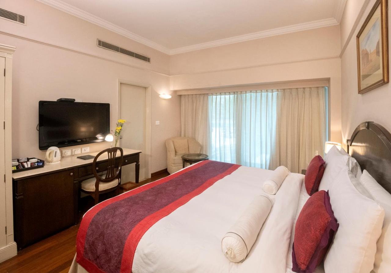 The Claridges New Delhi Hotel Luaran gambar A room at the Taj Bengal