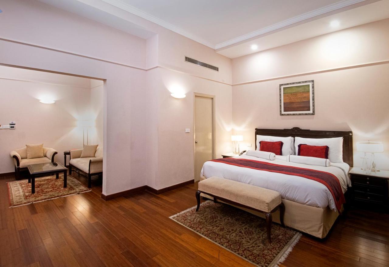 The Claridges New Delhi Hotel Luaran gambar Suite at the Taj Bengal