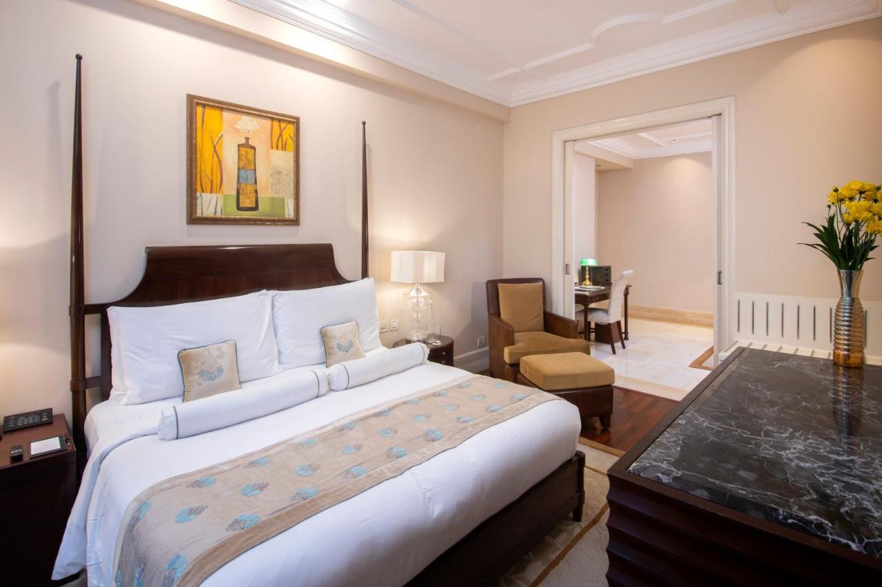 The Claridges New Delhi Hotel Luaran gambar A suite at the Taj Mahal Palace
