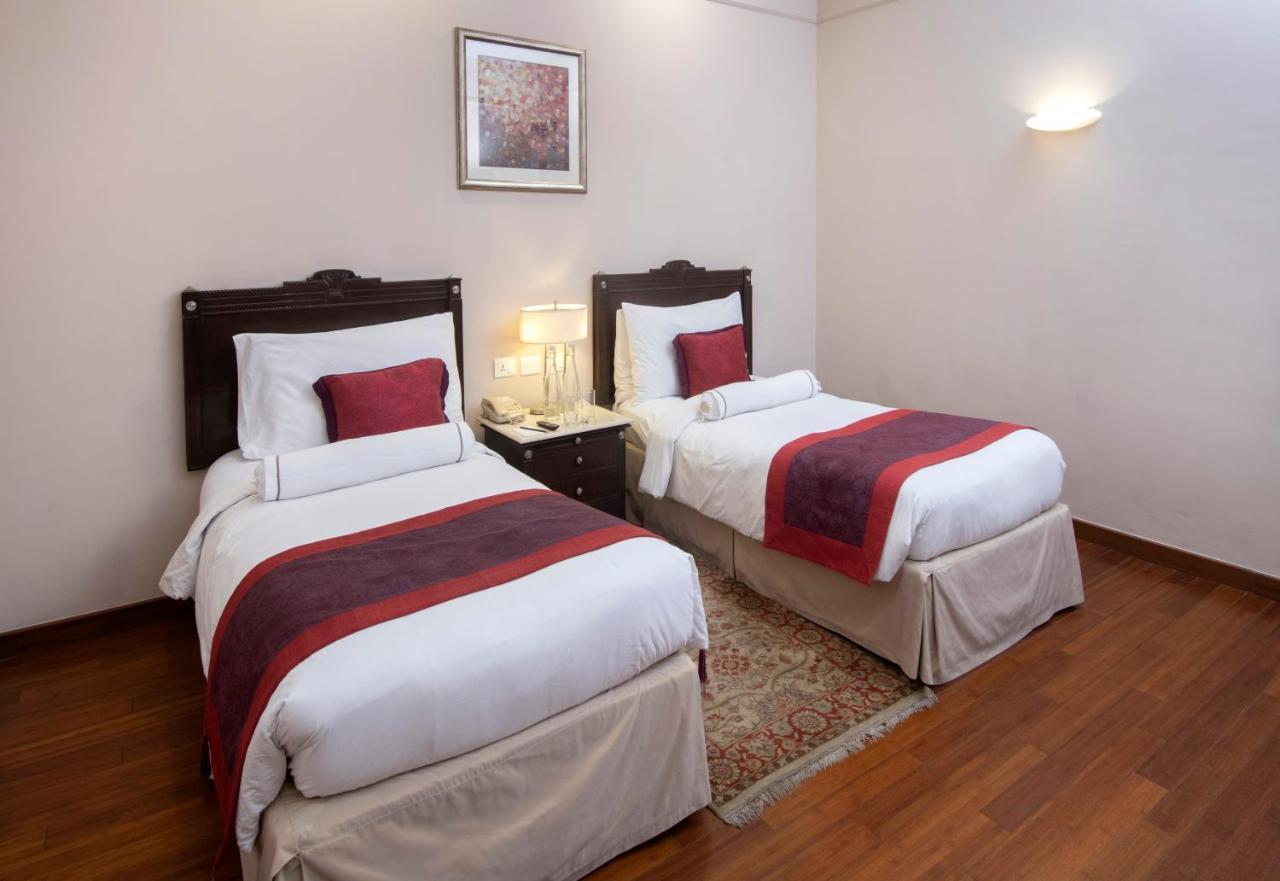 The Claridges New Delhi Hotel Luaran gambar A room at the hotel