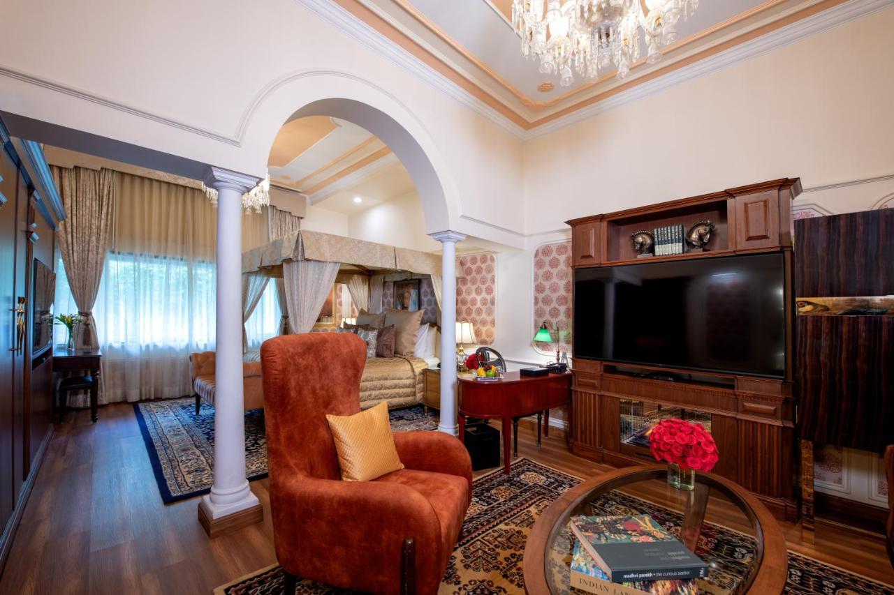 The Claridges New Delhi Hotel Luaran gambar A suite at the Imperial