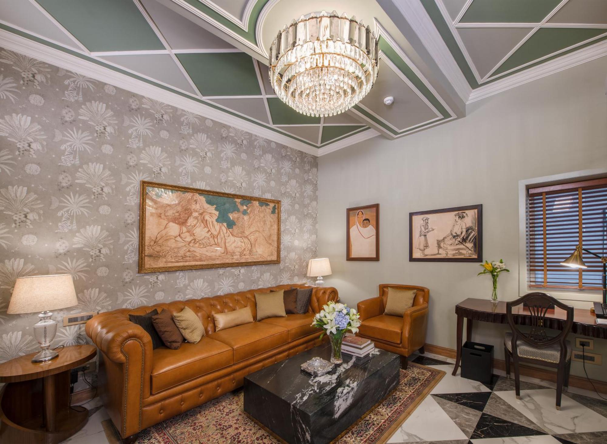 The Claridges New Delhi Hotel Luaran gambar The interior of the suite