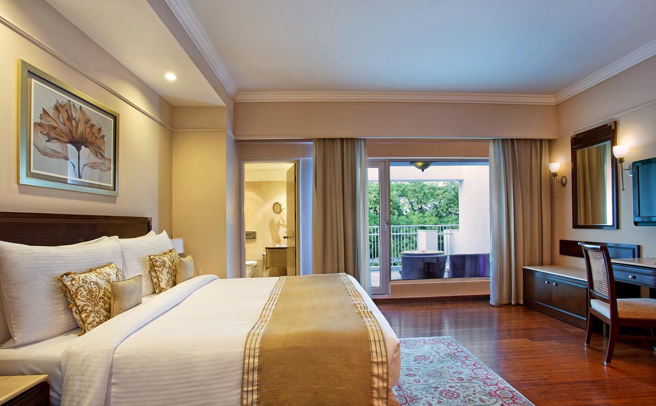 The Claridges New Delhi Hotel Luaran gambar A room at the Taj Bengal