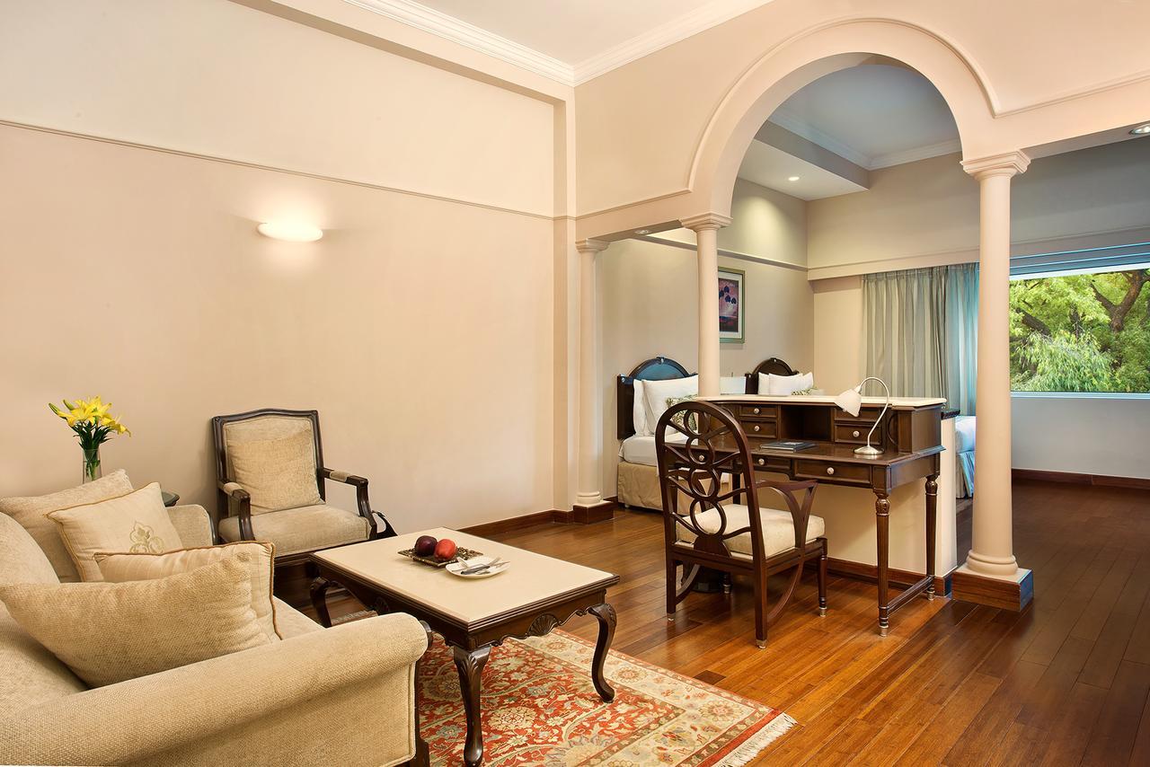 The Claridges New Delhi Hotel Luaran gambar A suite at the Imperial